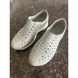 Kids Native Sugarlite Gray 
& White Sandals size J2 Excellent Condition